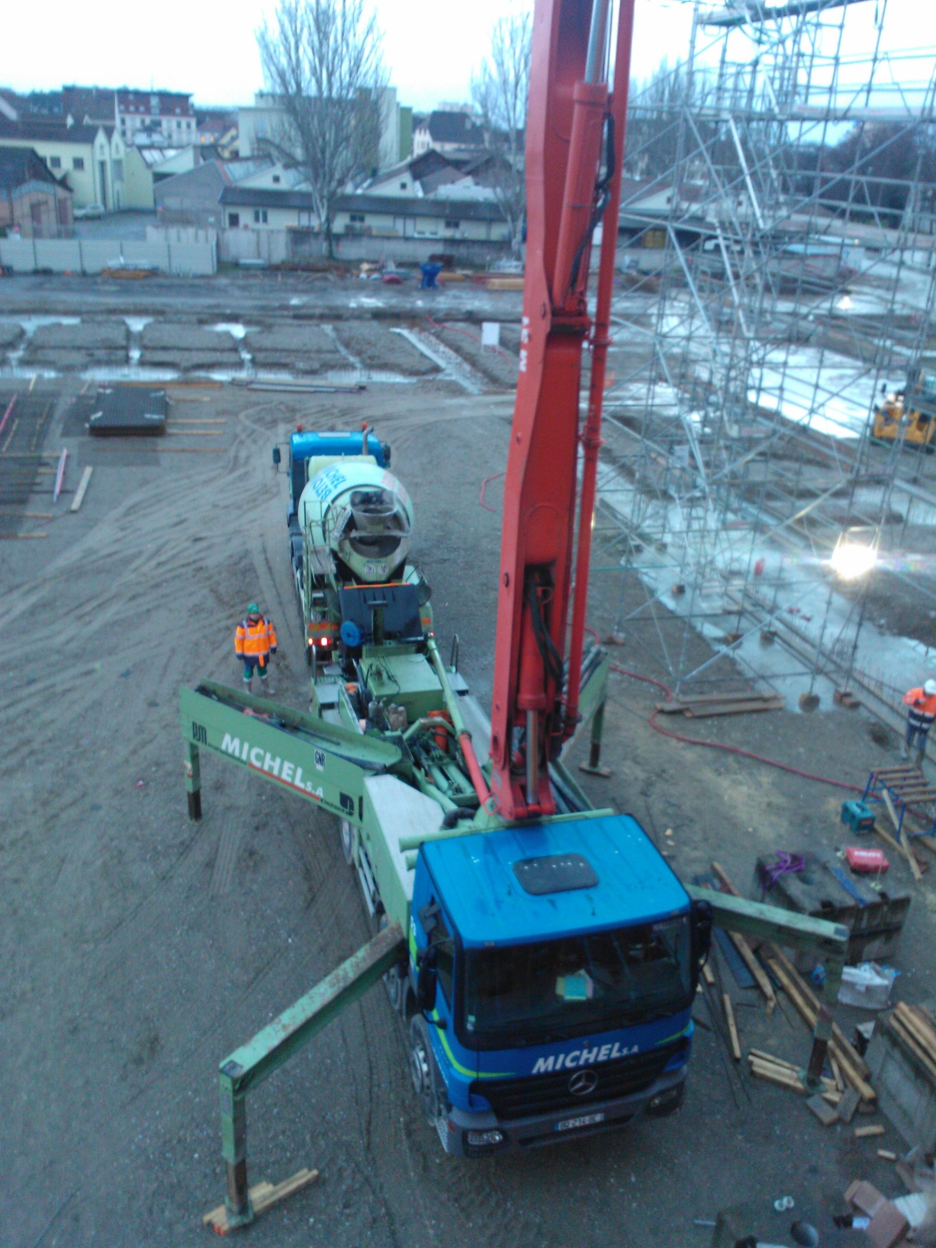 Chantier référence Béton Michel : Béton autoplaçant chantier salle des fêtes de Saint-Louis