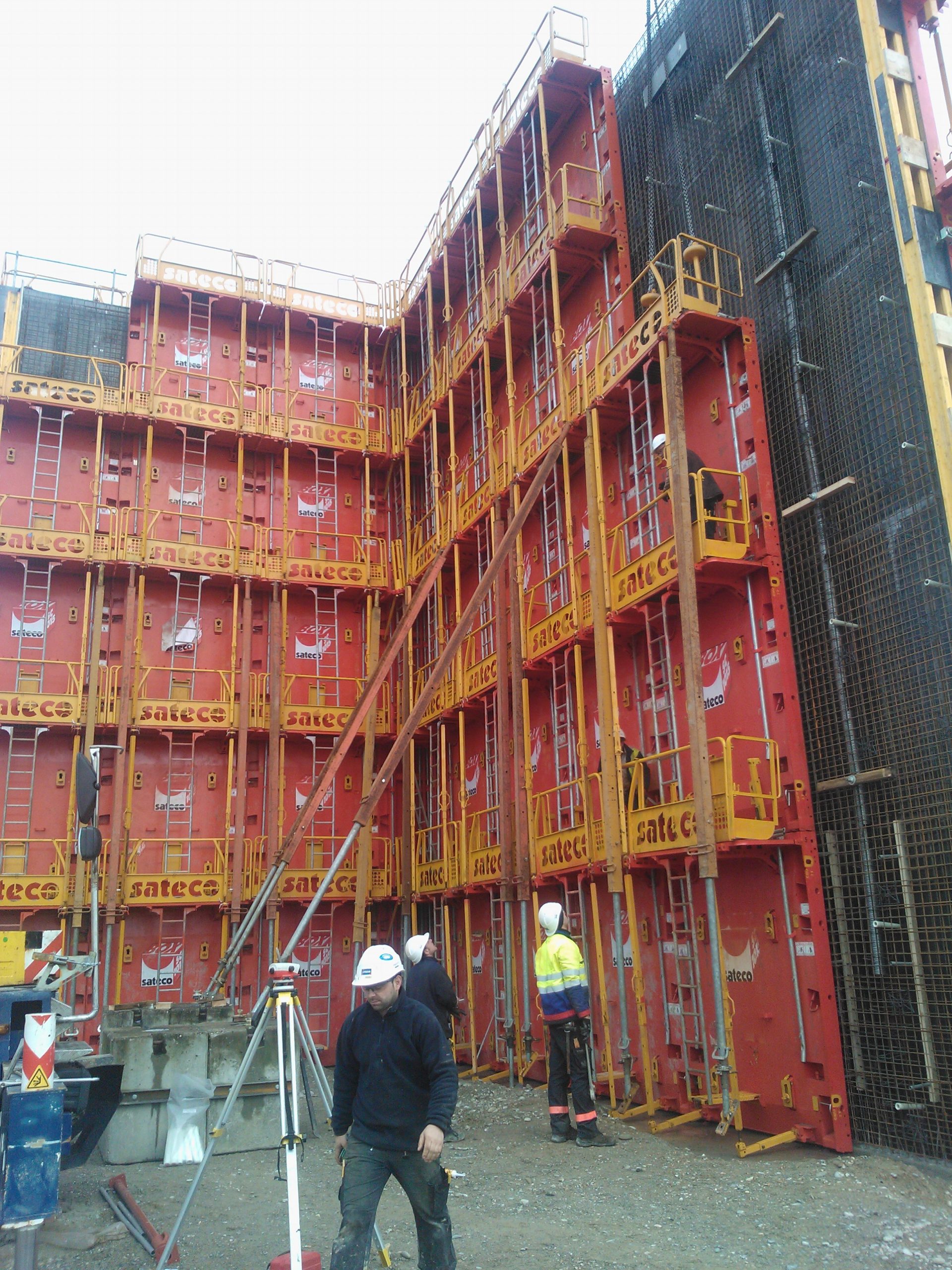 Chantier référence Béton Michel : Béton autoplaçant chantier salle des fêtes de Saint-Louis