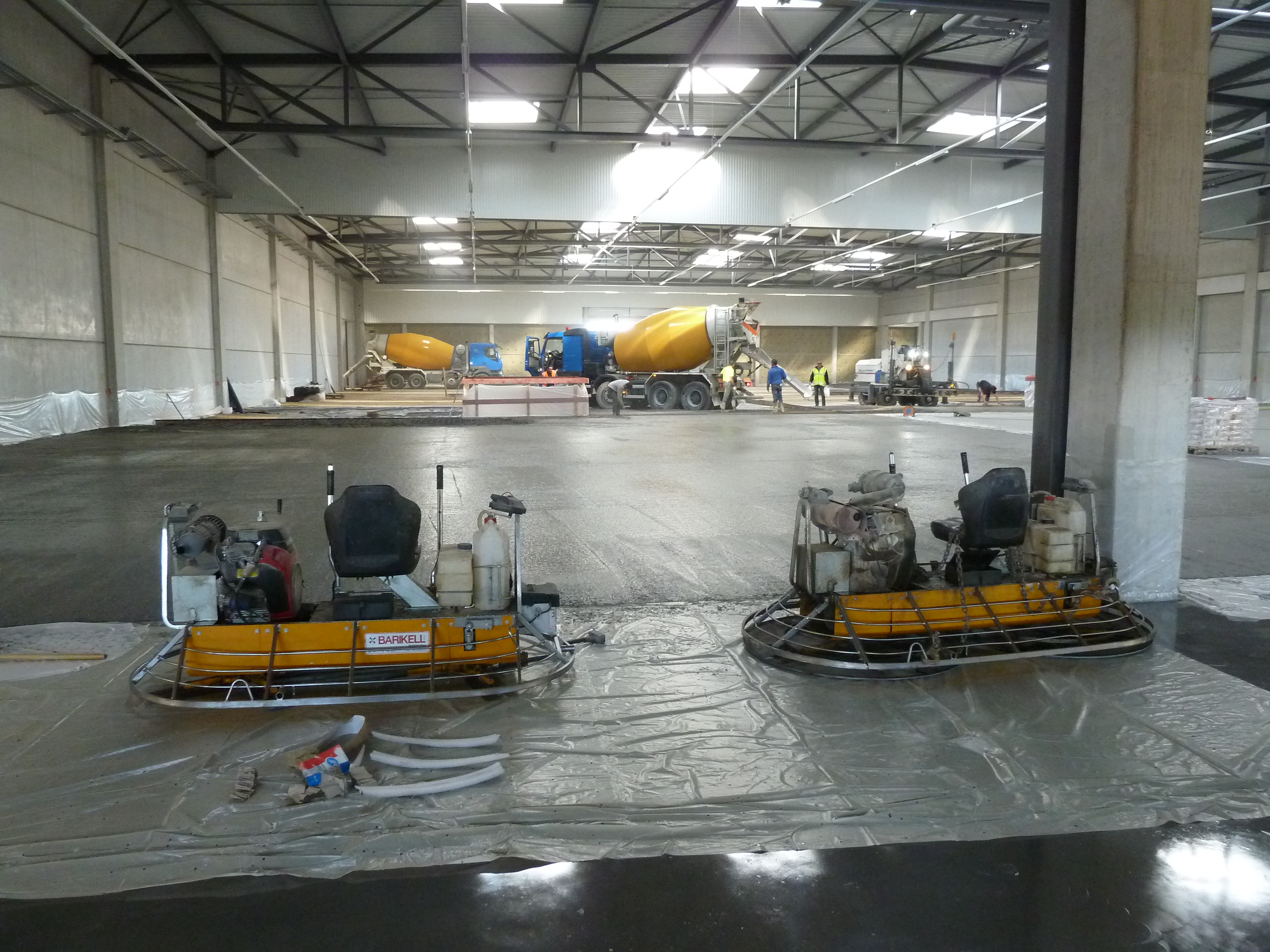 Chantier référence Béton Michel : Dallage industriel bâtiment fret EuroAirport