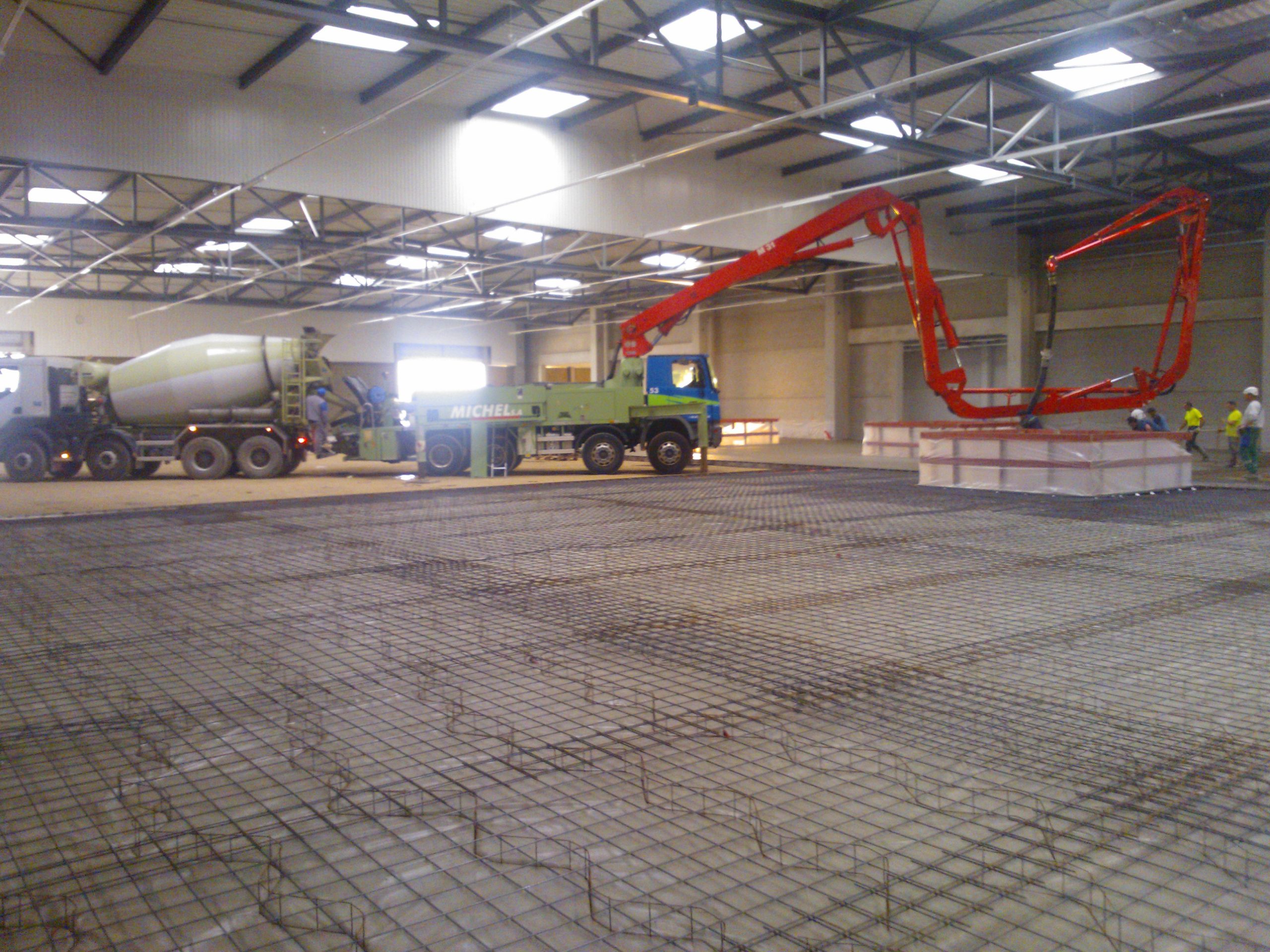 Chantier référence Béton Michel : Dallage industriel bâtiment fret EuroAirport